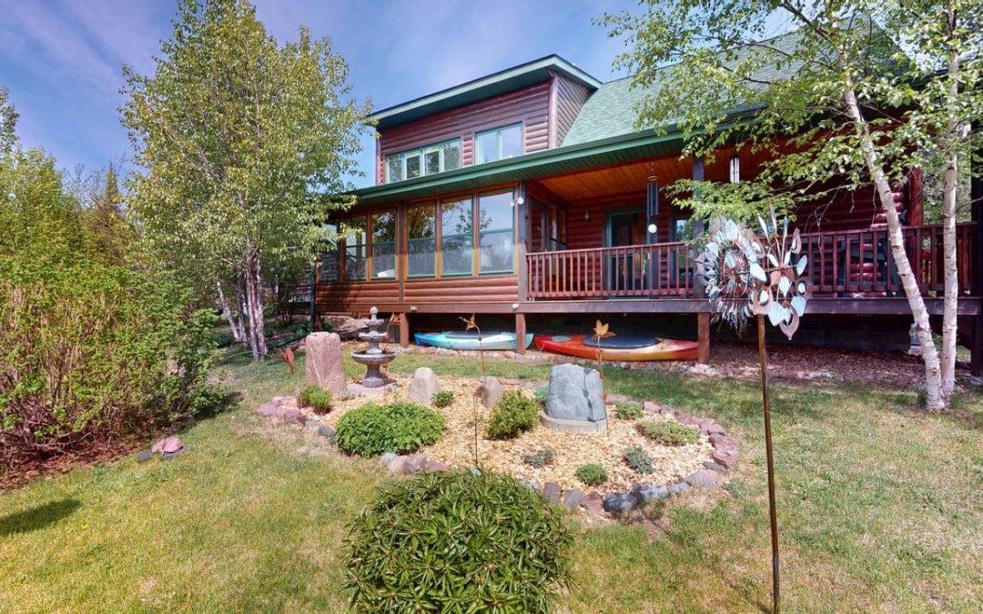 SALE PENDING!! Lutsen Log Lodge!